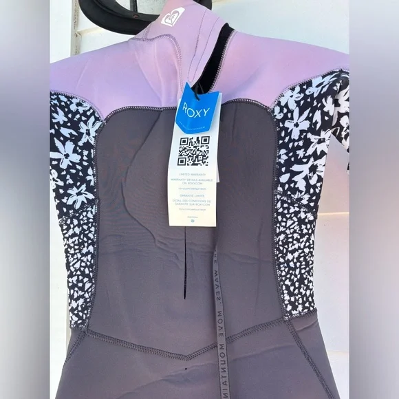 Roxy Black and Pink Patterned Sleeve - Picture 7 of 11